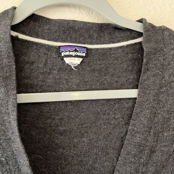 COPY - Patagonia merino wool cardigan - Picture 3 of 7